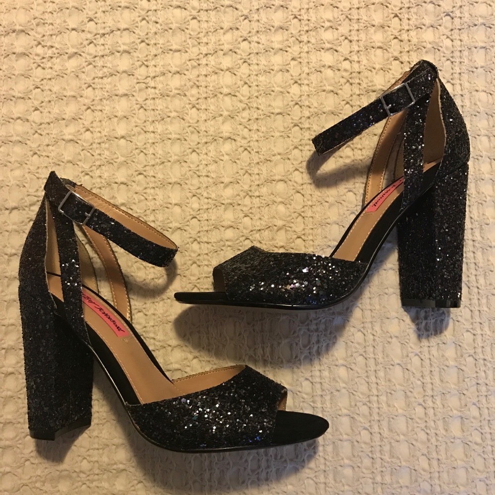 NWT Betsey Johnson Black/Purple Glitter heels 7.5